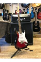 Kırmızı Elektro Gitar ( Kılıf Pena Askı Kablo )